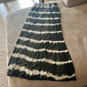 Olive green/white tie dye maxi skirt size small